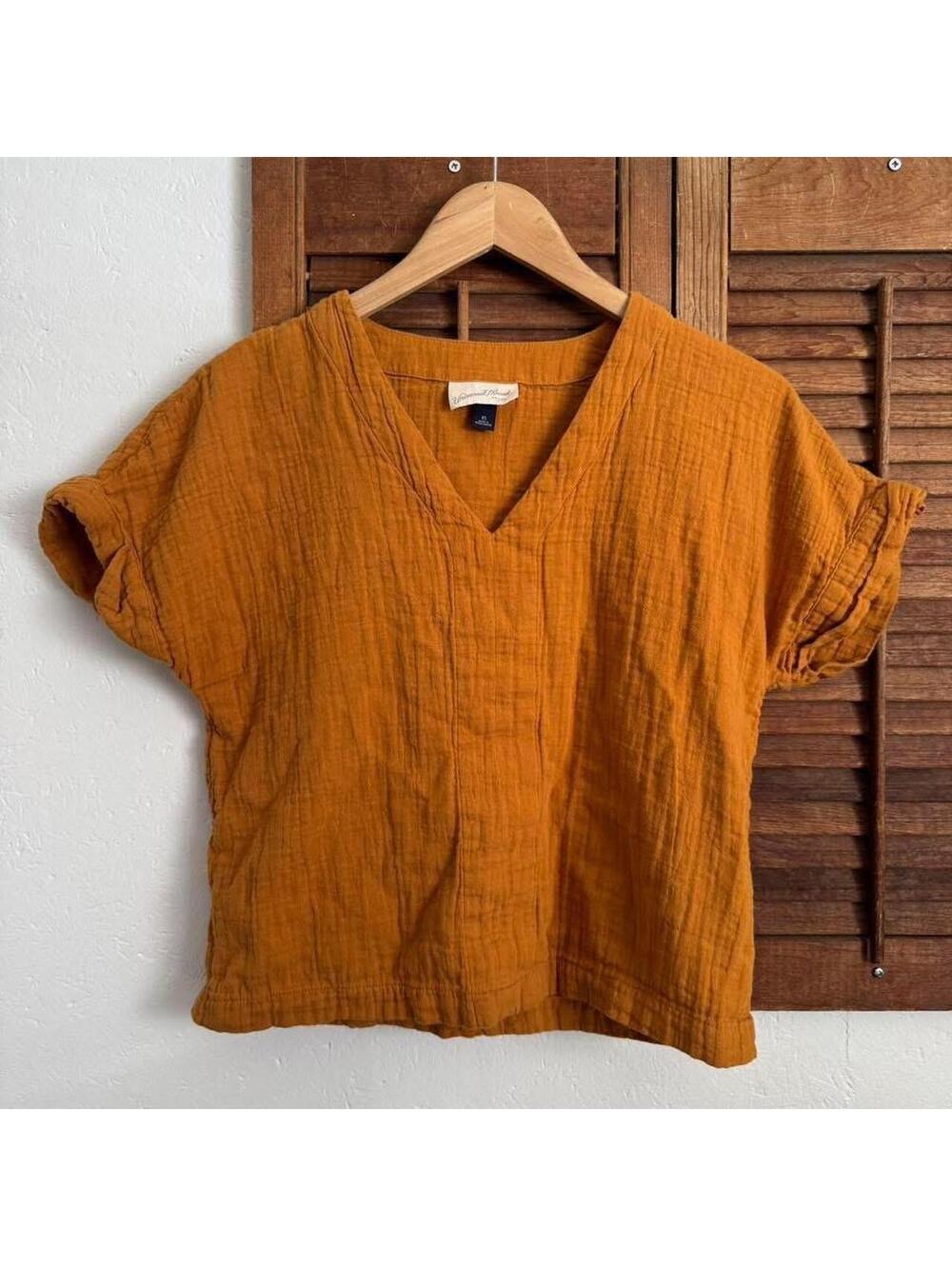 Orange cotton top with V-neck and short sleeves #cotton #summer
